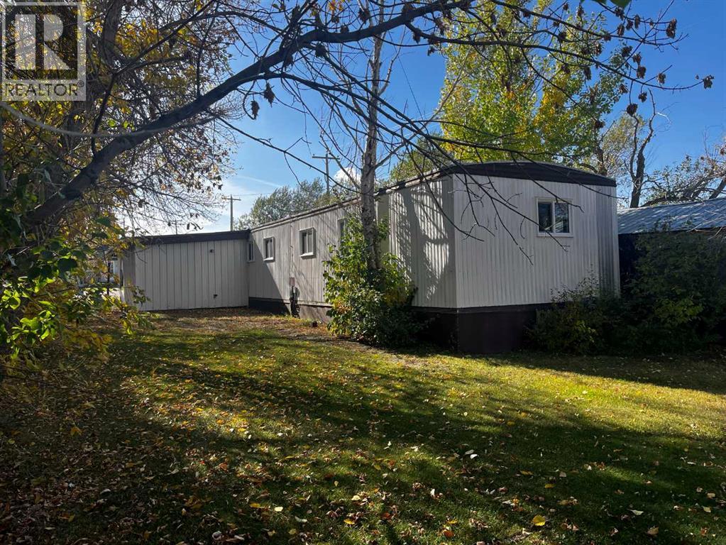 240 2 Avenue W Property Photo 2