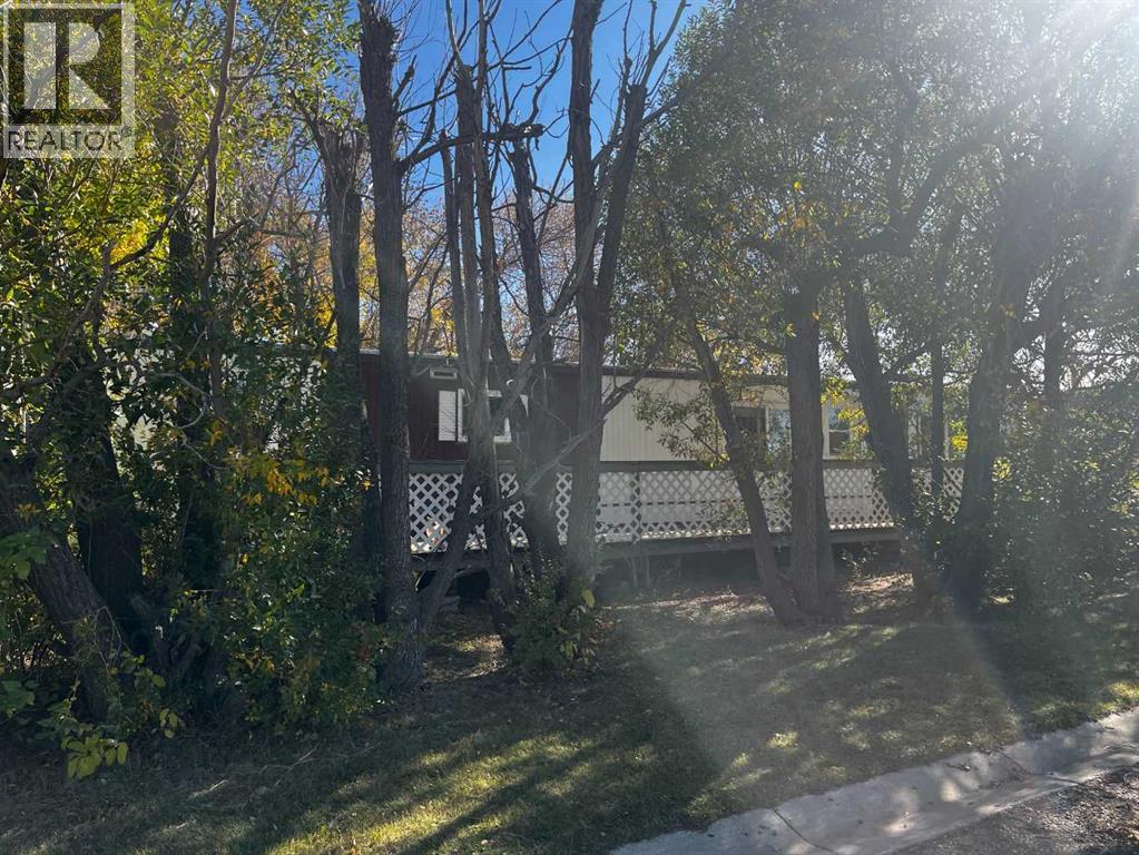 240 2 Avenue W Property Photo 4