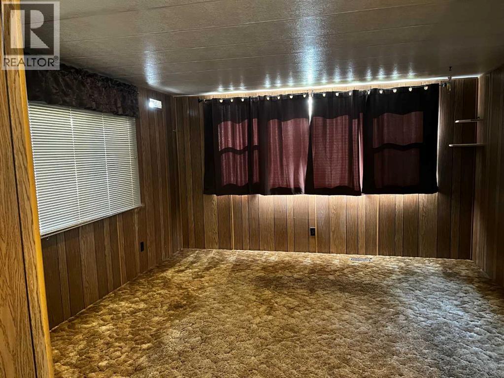 240 2 Avenue W Property Photo 5