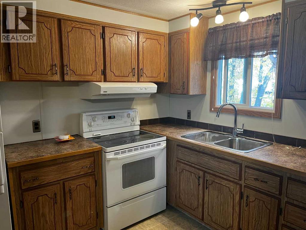 240 2 Avenue W Property Photo 7