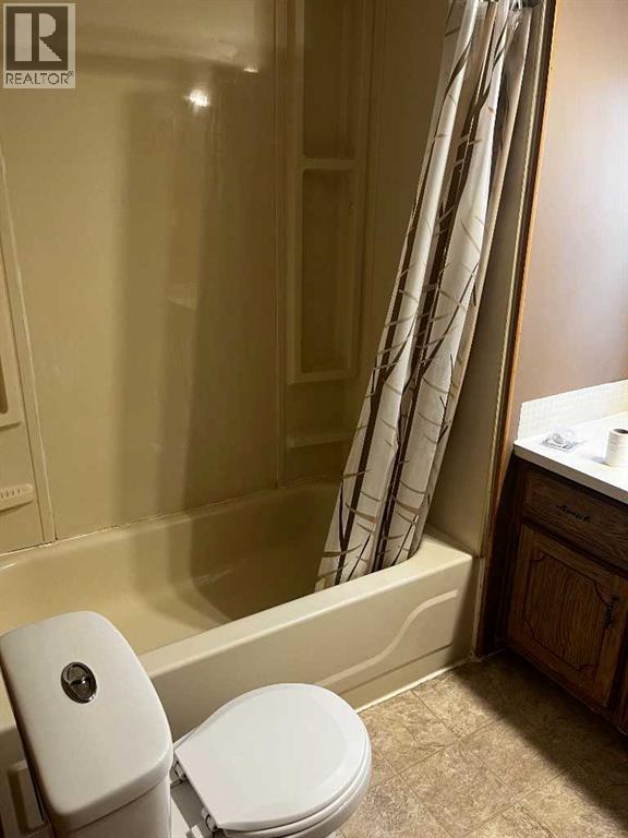 240 2 Avenue W Property Photo 10