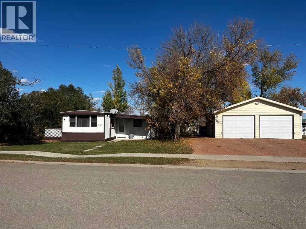 240 2 Avenue W Property Photo 15