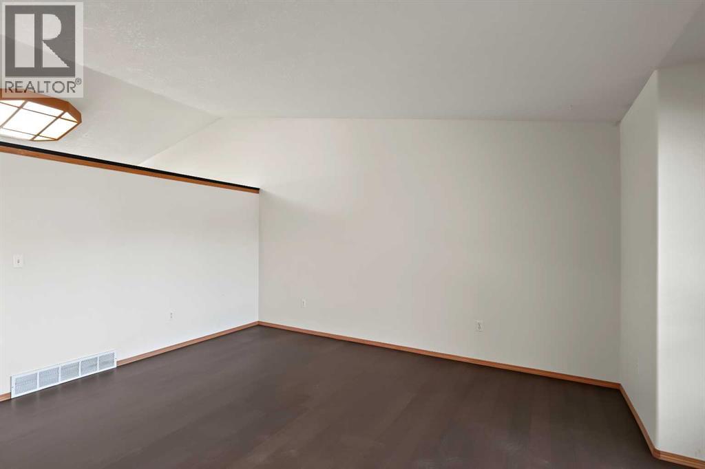 9323 69a Avenue Property Photo 9