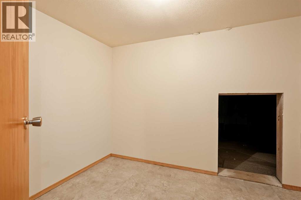 9323 69a Avenue Property Photo 29