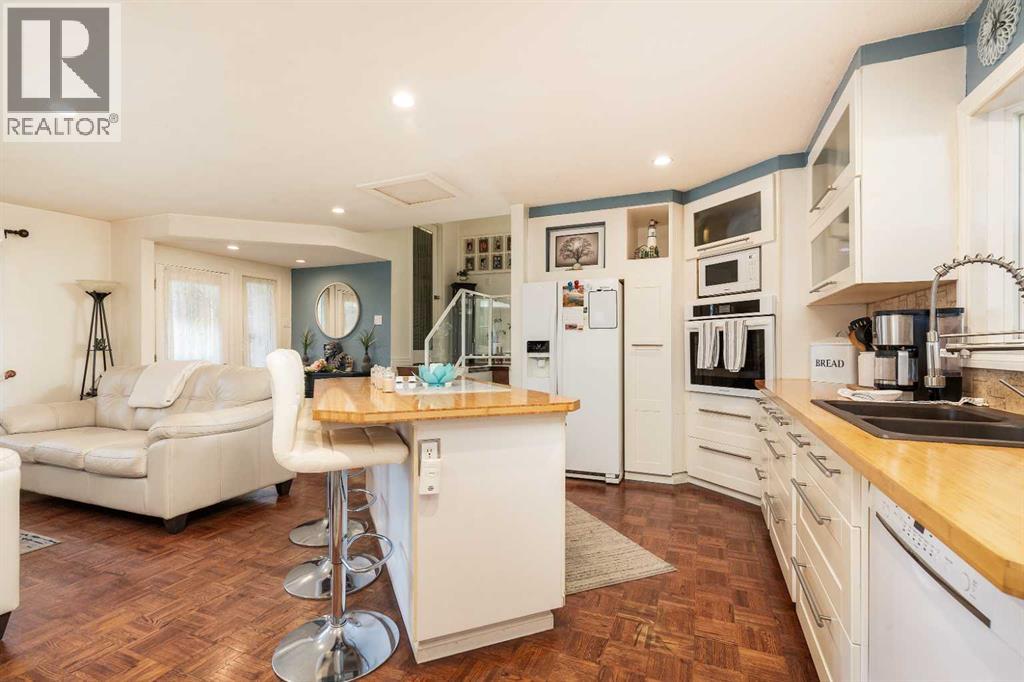 2406 18 Street N Property Photo 7