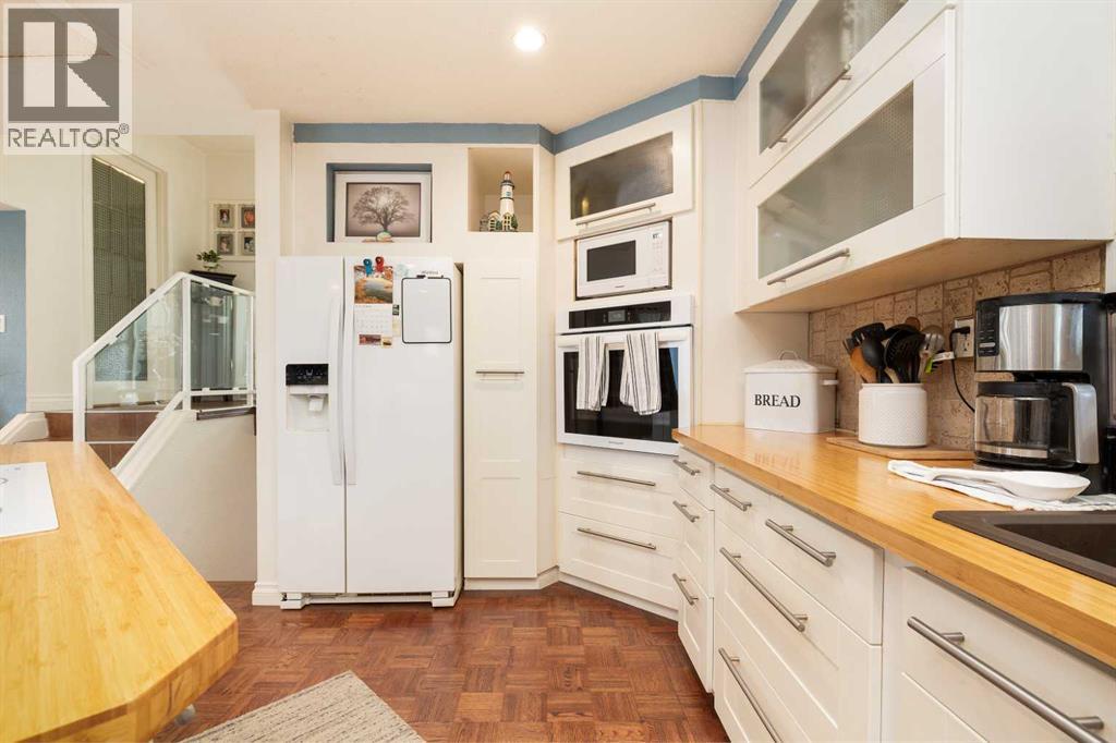 2406 18 Street N Property Photo 9