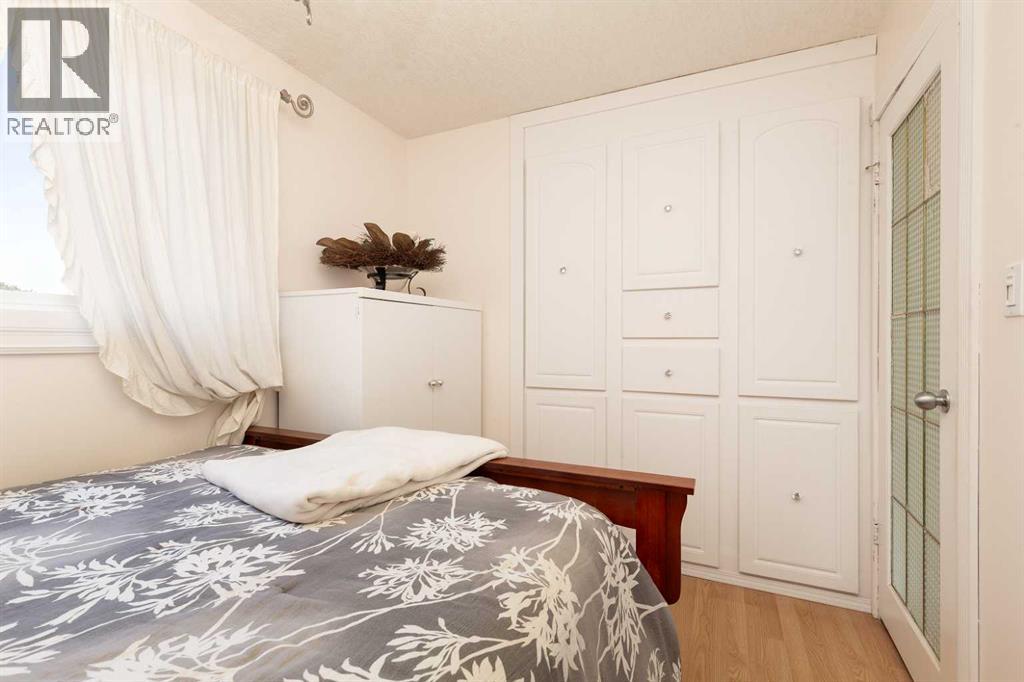 2406 18 Street N Property Photo 16