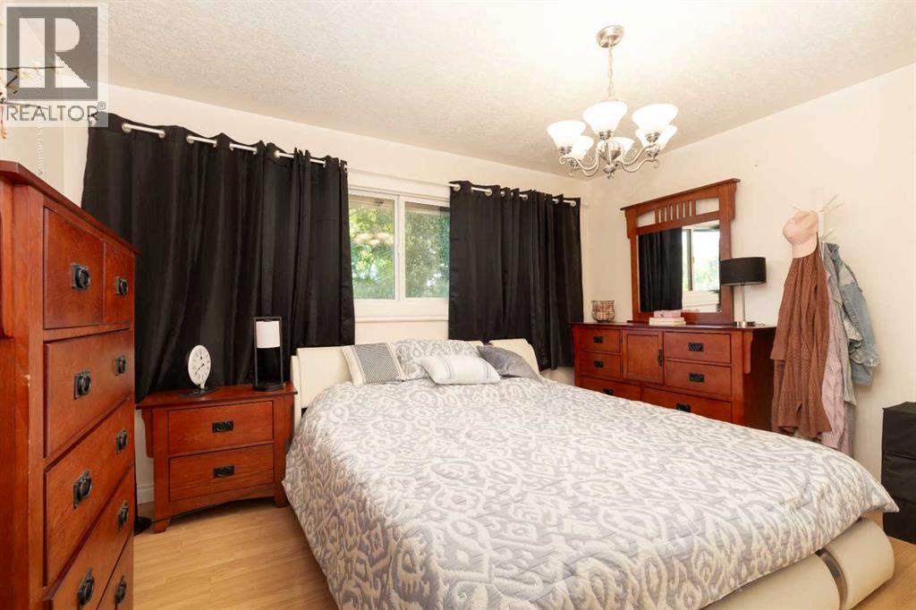 2406 18 Street N Property Photo 18