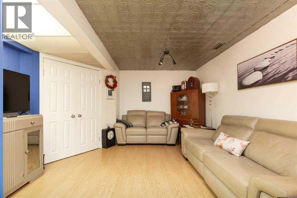 2406 18 Street N Property Photo 27
