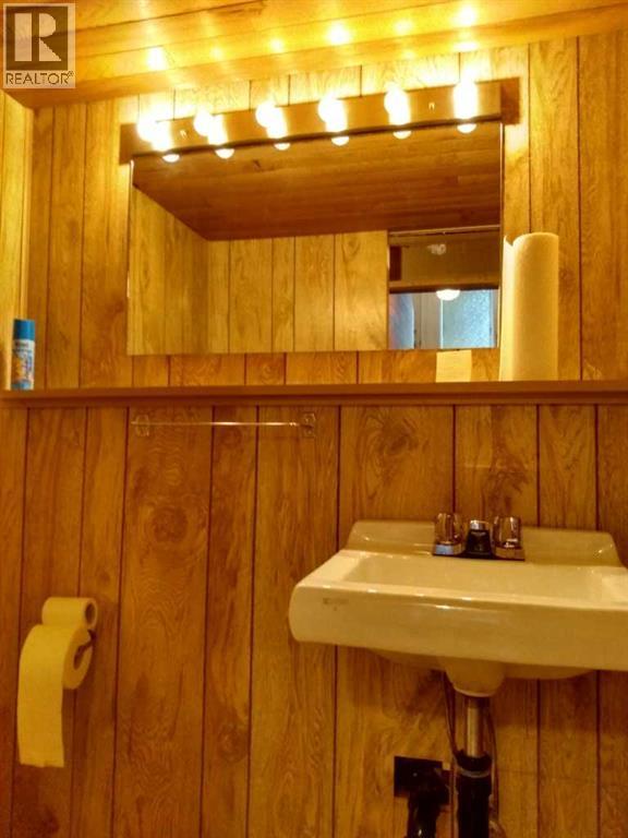 100 Doverglen Crescent Se Property Photo 17