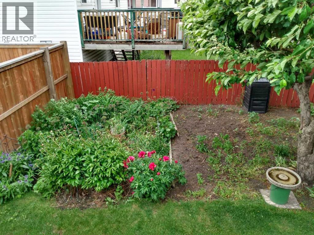 100 Doverglen Crescent Se Property Photo 20