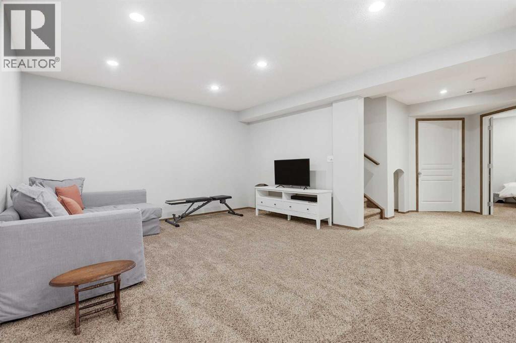38 Chapman Close Se Property Photo 31
