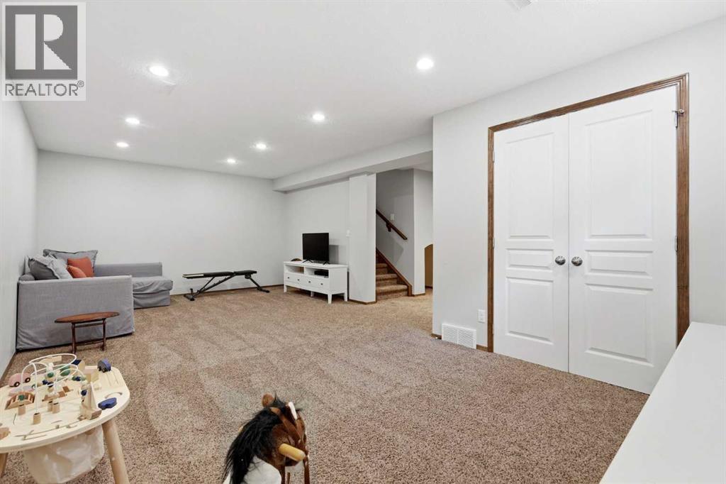 38 Chapman Close Se Property Photo 34