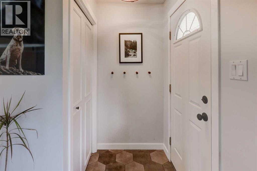 4827 Montana Drive Nw Property Photo 4