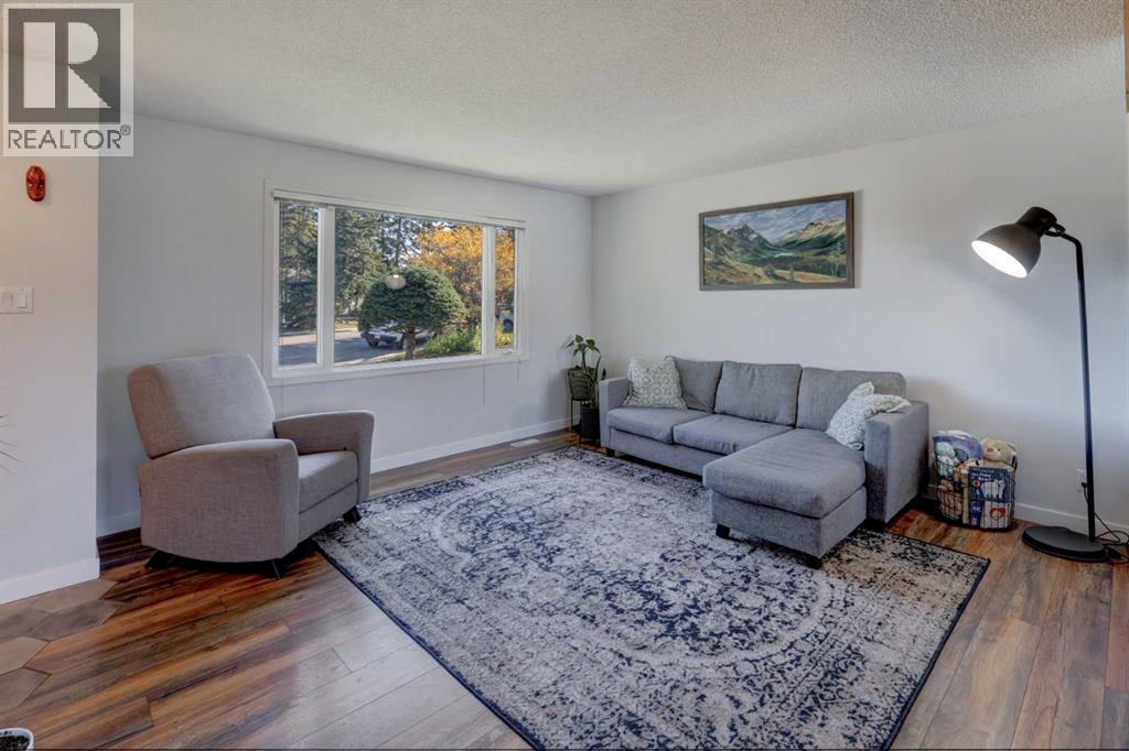 4827 Montana Drive Nw Property Photo 5