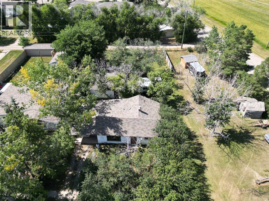605 Railway Avenue Property Photo 2