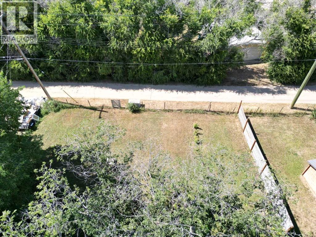605 Railway Avenue Property Photo 3