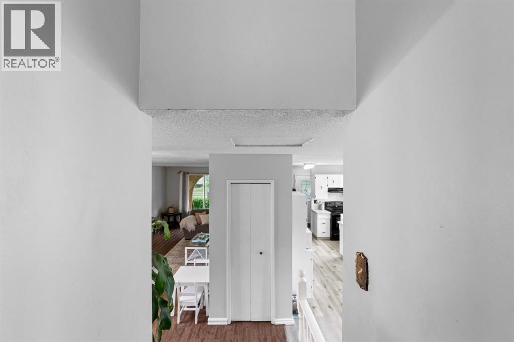 5221 42 Street Property Photo 19