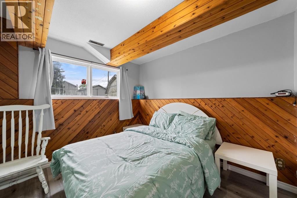 5221 42 Street Property Photo 22