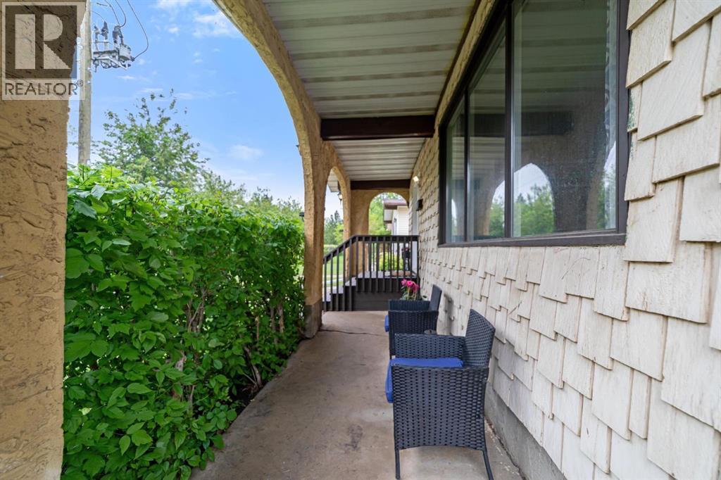 5221 42 Street Property Photo 26