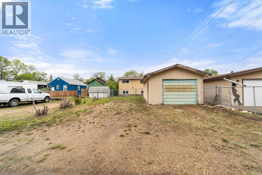 5221 42 Street Property Photo 29