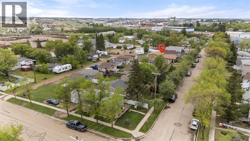 5221 42 Street Property Photo 31