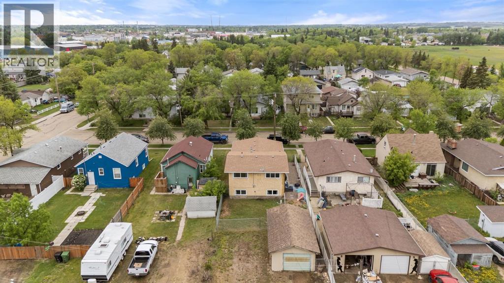 5221 42 Street Property Photo 35