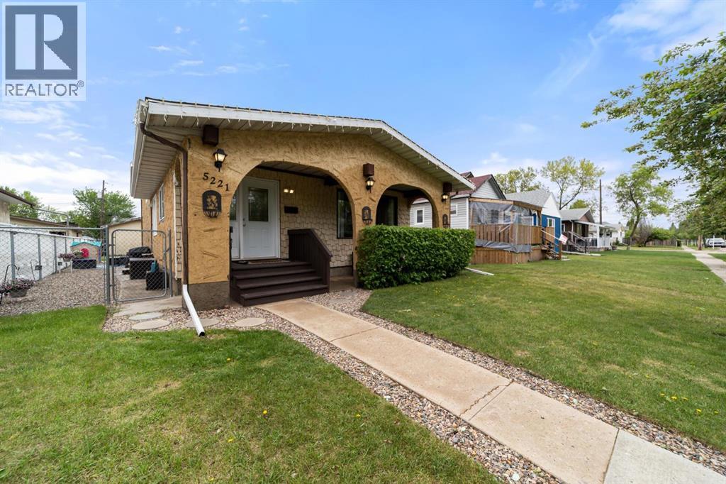 5221 42 Street Property Photo 36