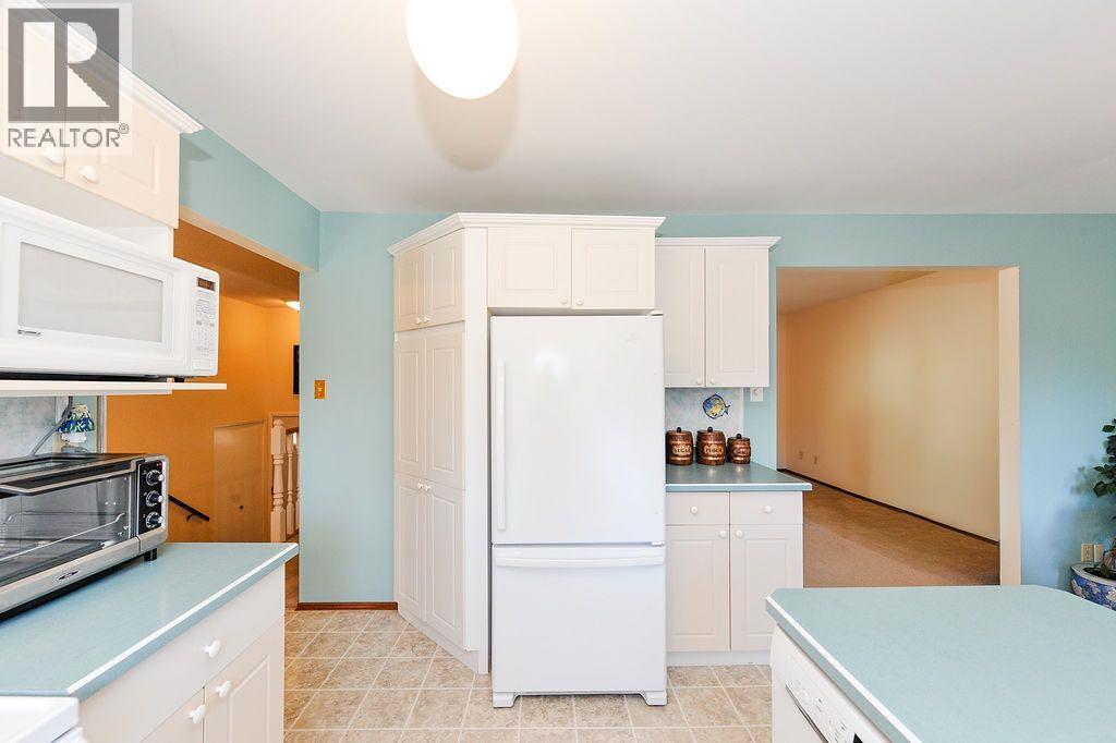 5907 43 Avenue Property Photo 9
