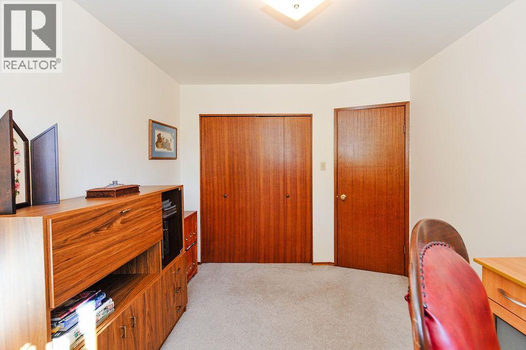 5907 43 Avenue Property Photo 13