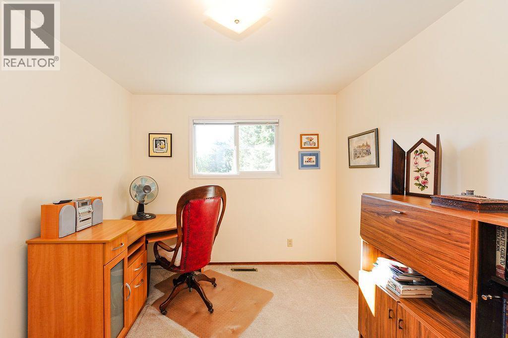 5907 43 Avenue Property Photo 14