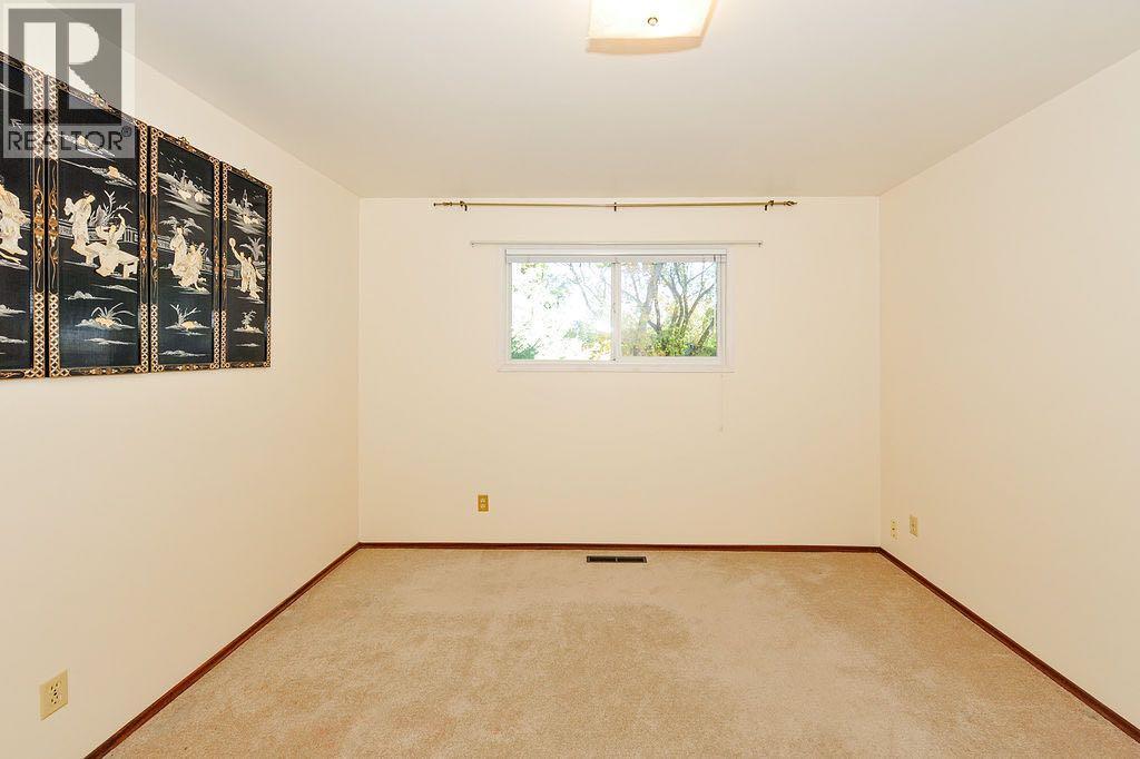 5907 43 Avenue Property Photo 17