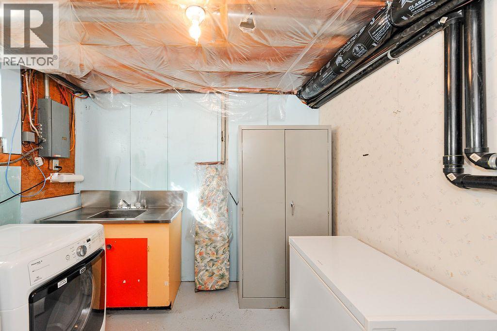 5907 43 Avenue Property Photo 28