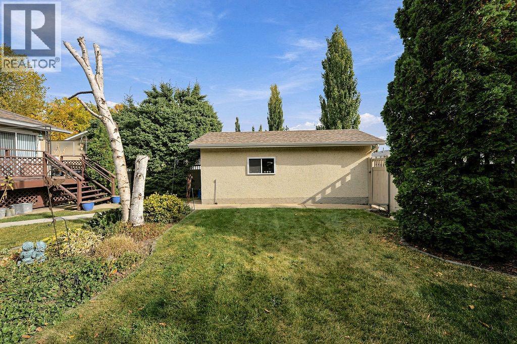 5907 43 Avenue Property Photo 32