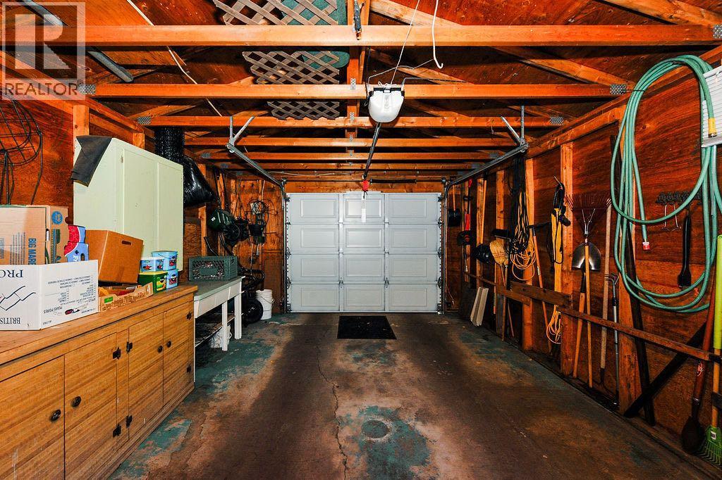 5907 43 Avenue Property Photo 40