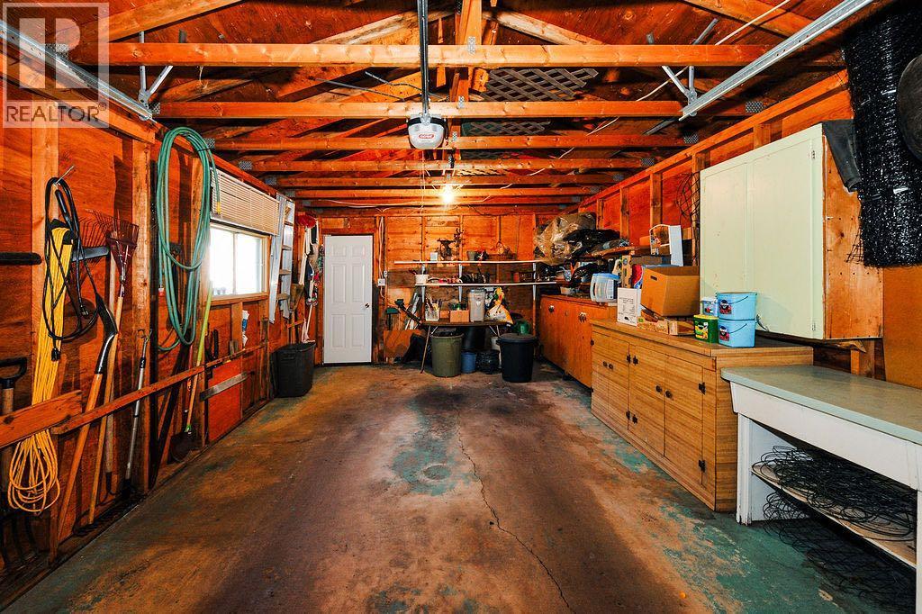 5907 43 Avenue Property Photo 41