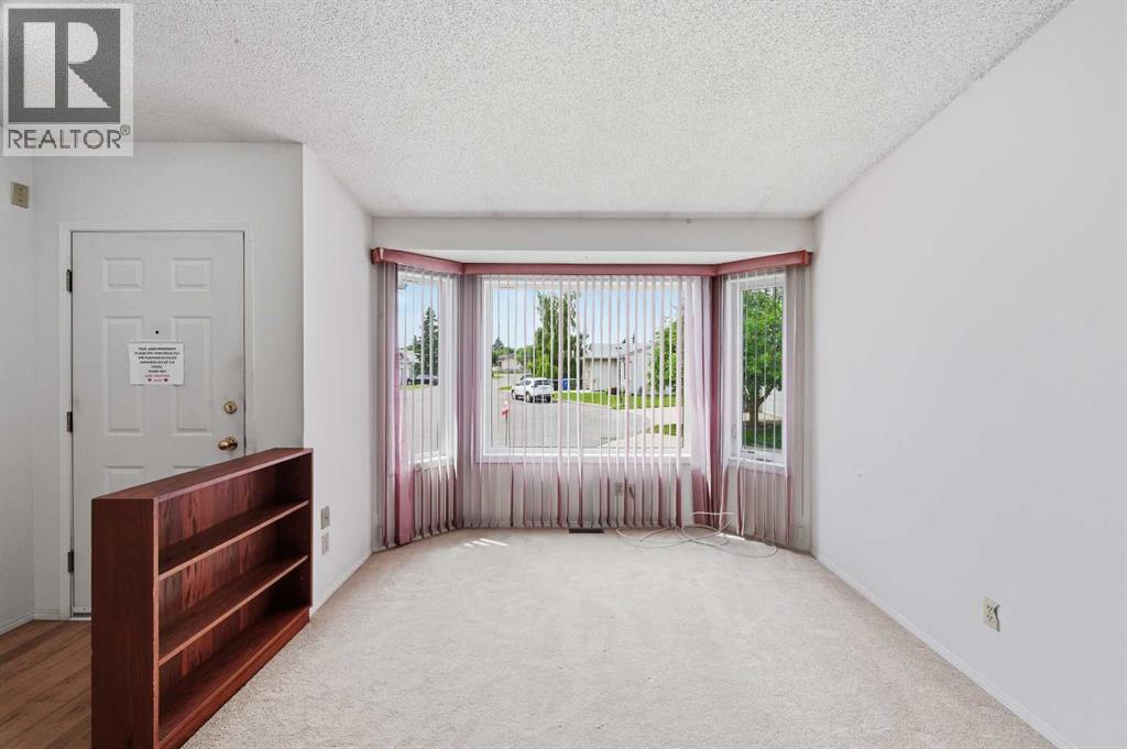 60 Rundlelawn Green Ne Property Photo 4