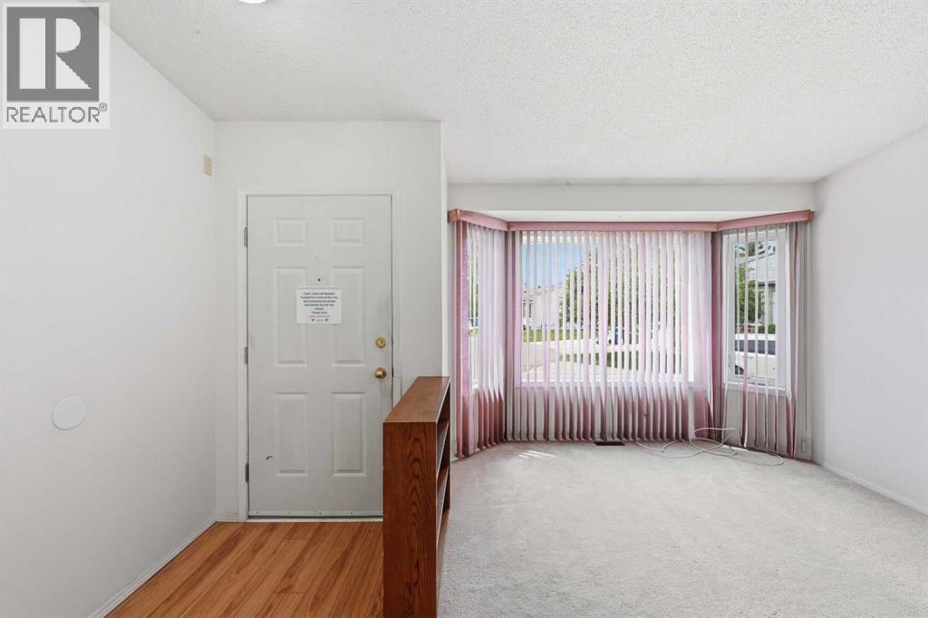 60 Rundlelawn Green Ne Property Photo 5
