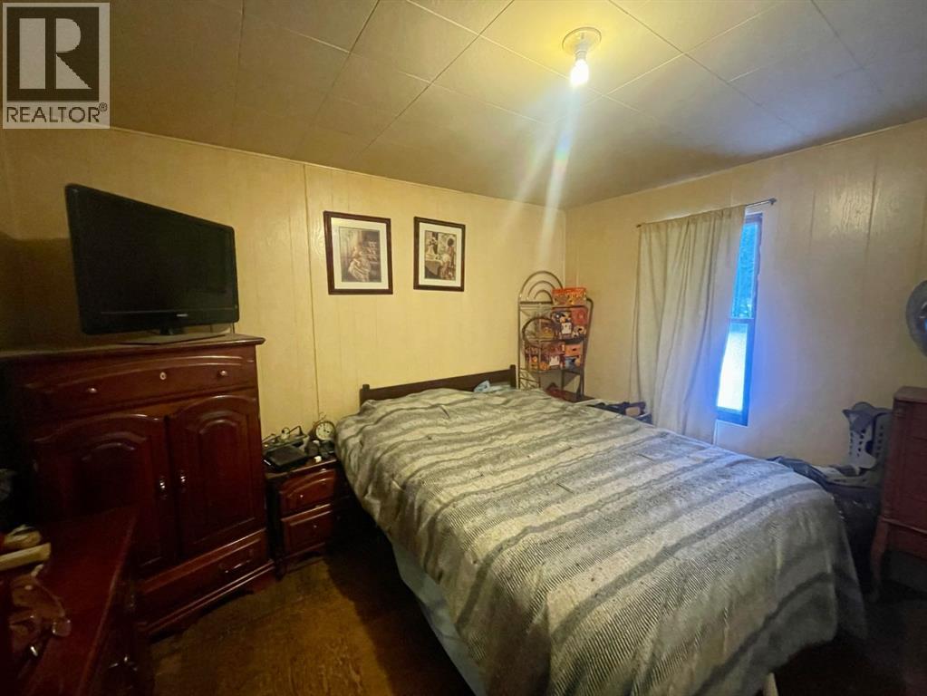 6432 17 Avenue Property Photo 18