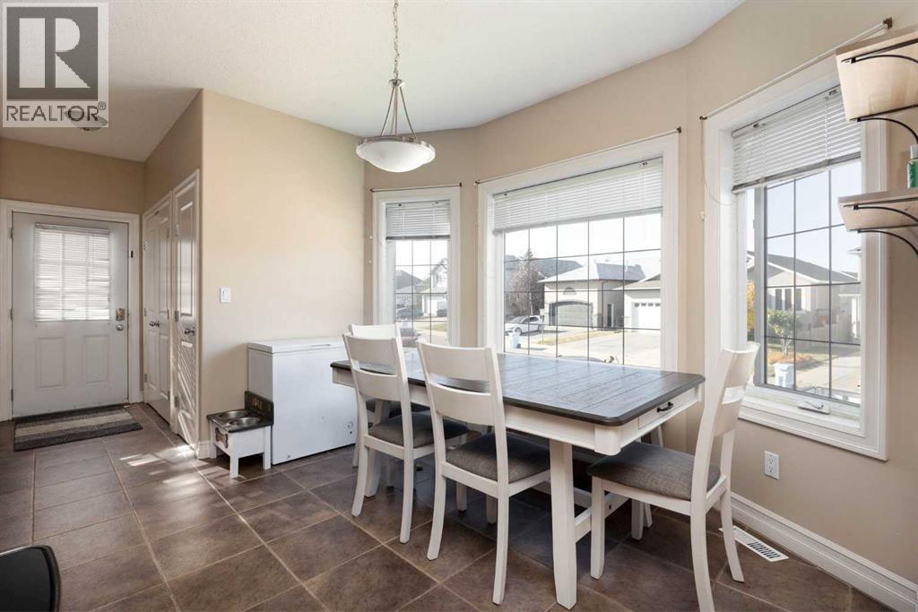 156 Paris Crescent Property Photo 4