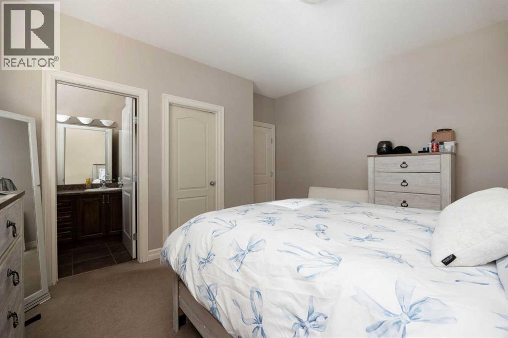 156 Paris Crescent Property Photo 12