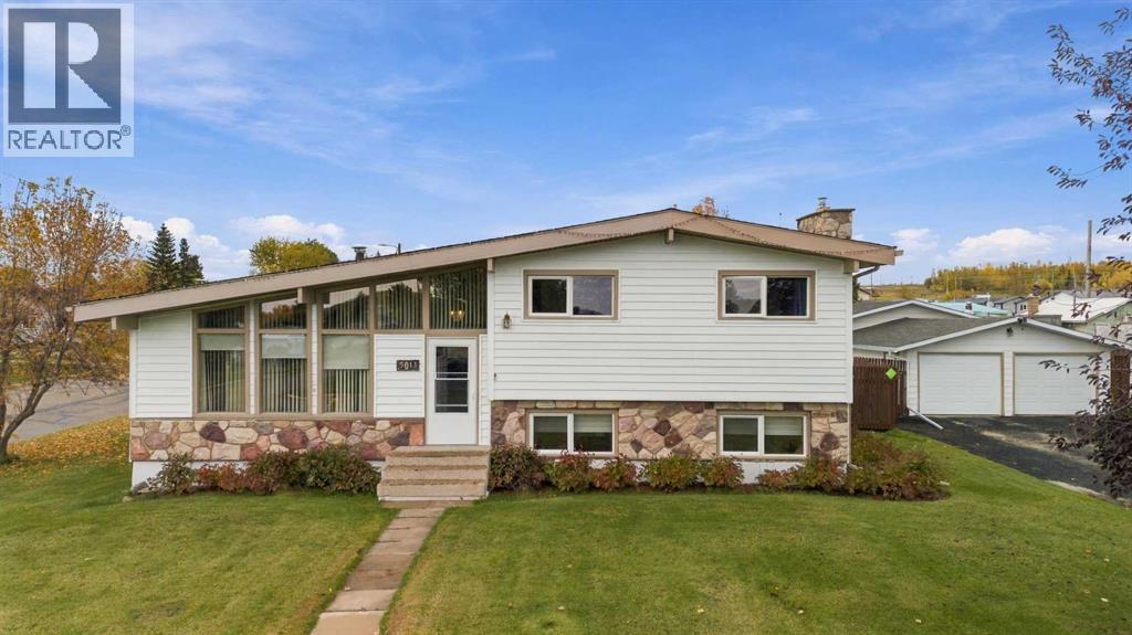 5013 47 Street Property Photo 3