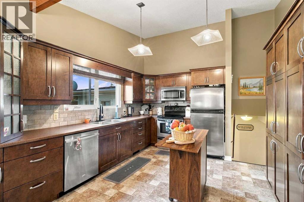 5013 47 Street Property Photo 12