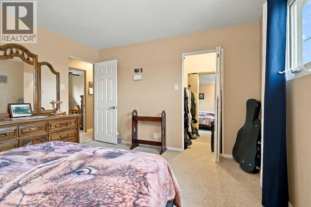 5013 47 Street Property Photo 17