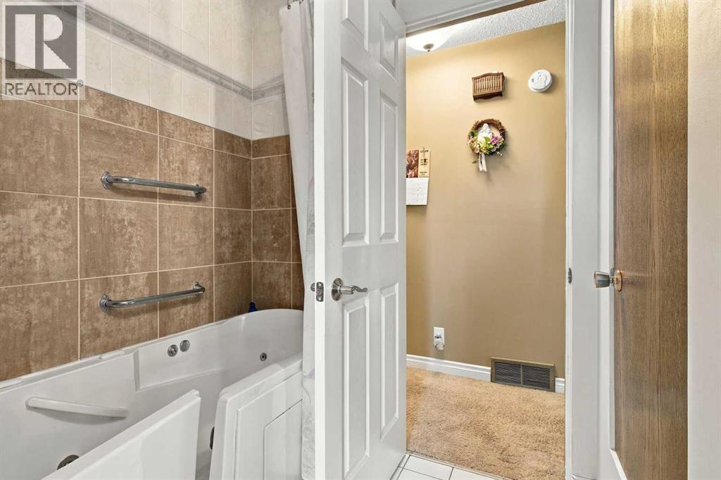 5013 47 Street Property Photo 21