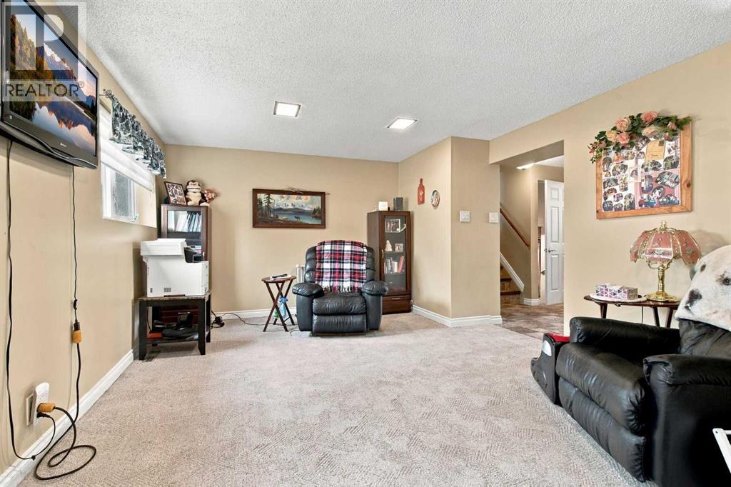 5013 47 Street Property Photo 23