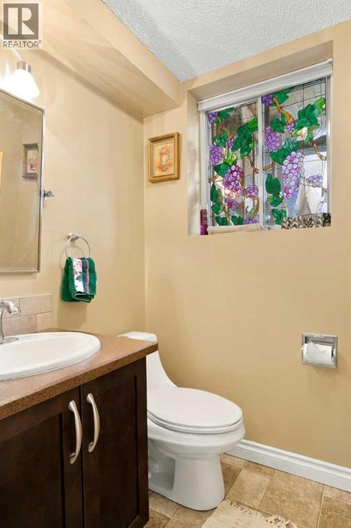 5013 47 Street Property Photo 27