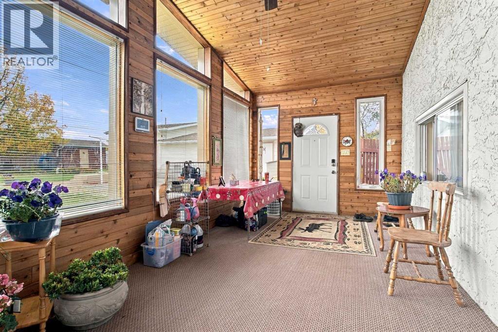 5013 47 Street Property Photo 28