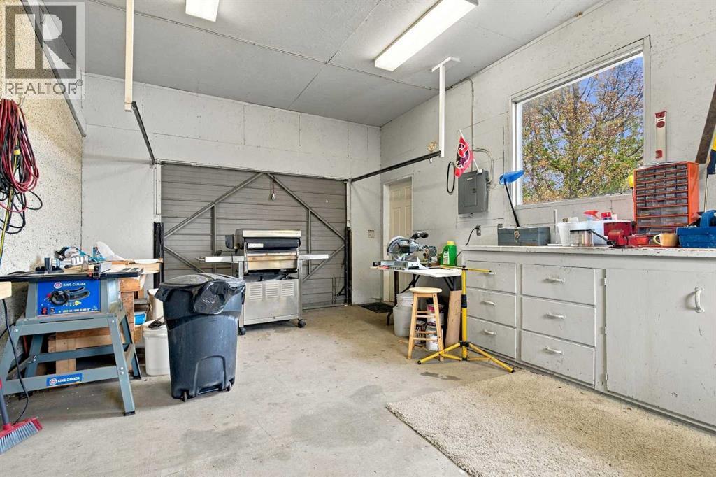 5013 47 Street Property Photo 30