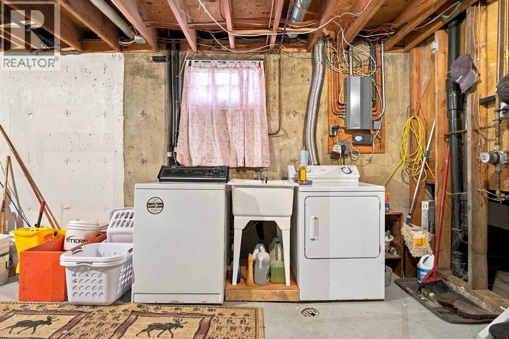 5013 47 Street Property Photo 31
